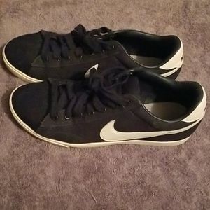 Navy nike shoes